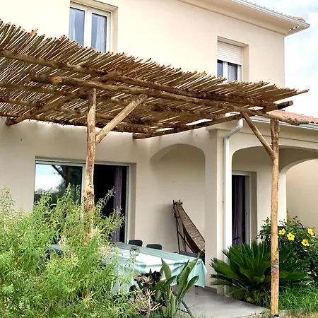 Holiday home Jolie Maison Trois Trois Salles De Bain