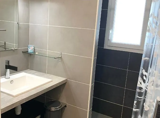 Jolie Maison Trois Trois Salles De Bain Borgo (Corsica)