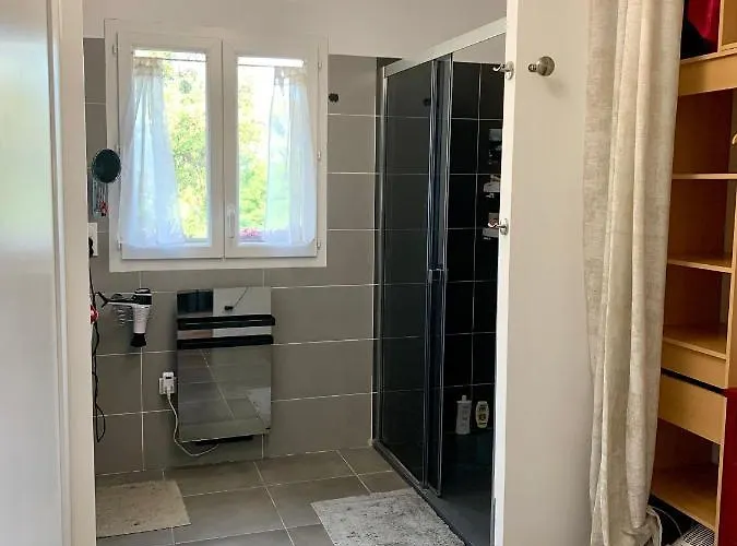 Jolie Maison Trois Trois Salles De Bain *