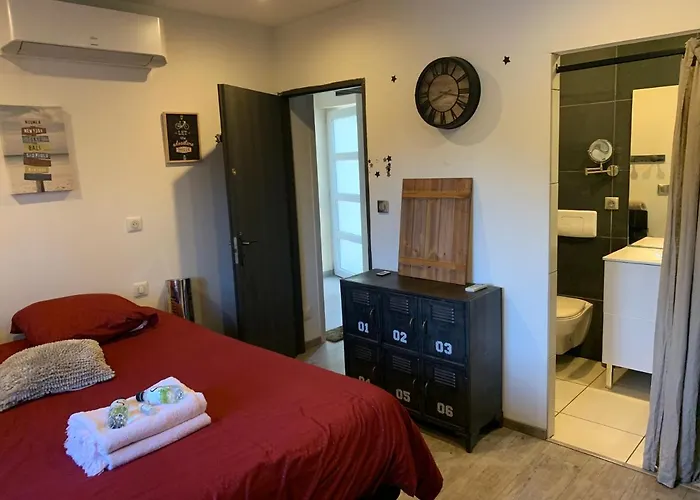 Jolie Maison Trois Trois Salles De Bain Holiday home *