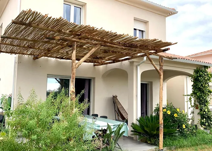 Prázdninový dům Jolie Maison Trois Trois Salles De Bain